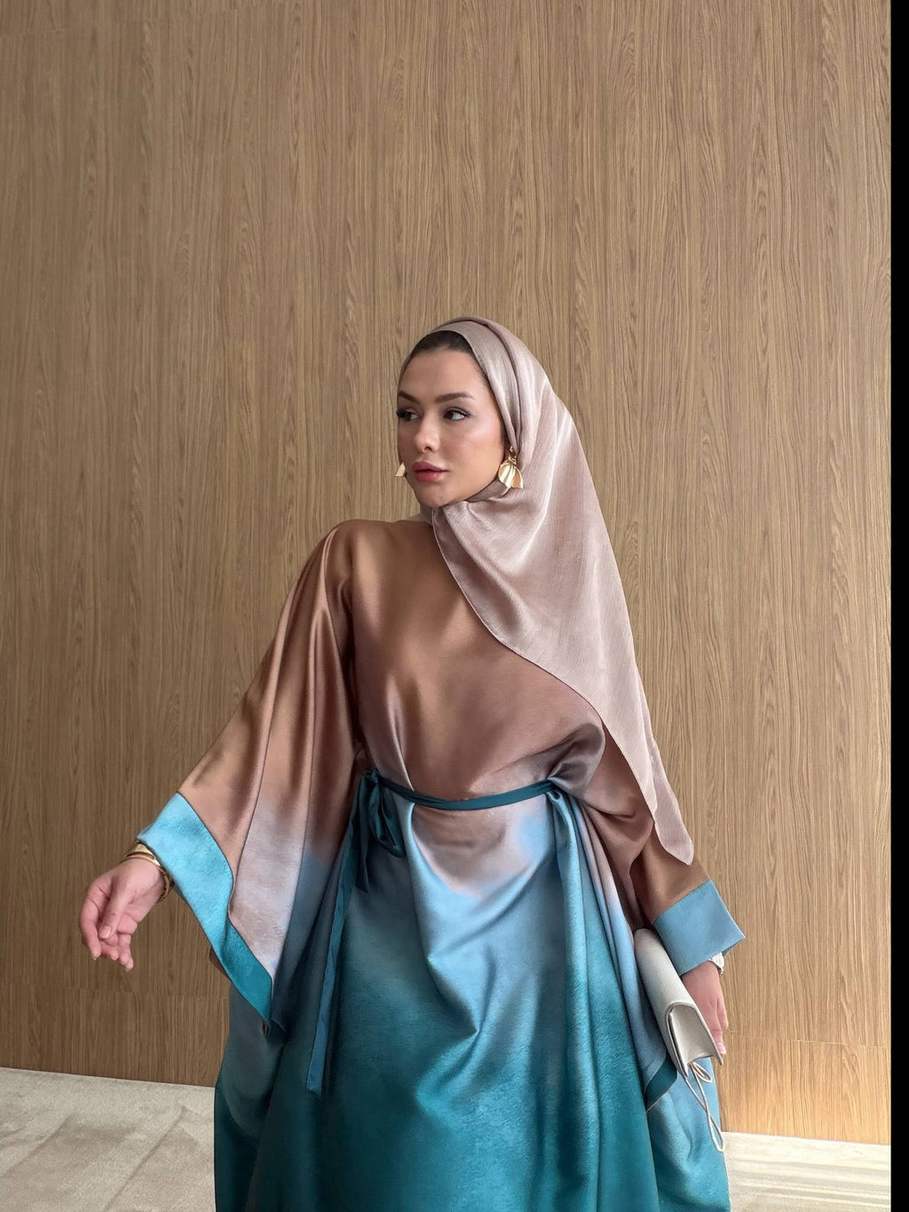 Abaya Satin Dégradée – Collection Élégance